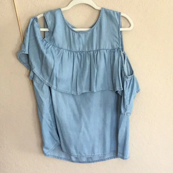 LAUREN CONRAD XL / LIGHT BLUE REALLY SOFT DENIM LIKE FABRIC. OFF SHOULDER - Picture 2 of 3